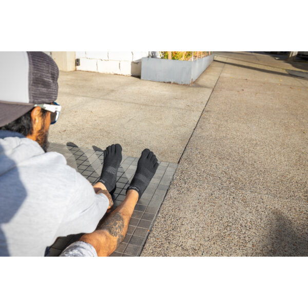 Injinji Run Lightweight NoShow Black - Image 7