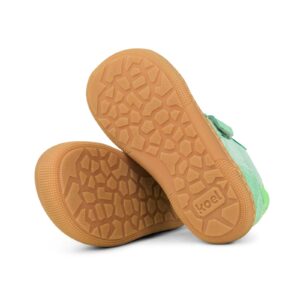 Alternative view of Koel Dylan ''Green'' 2026